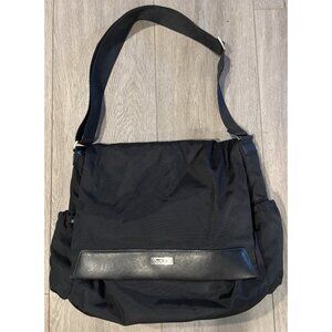 TUMI Crossbody Messenger Laptop Bag Magnetic Flap Black nylon leather Strap